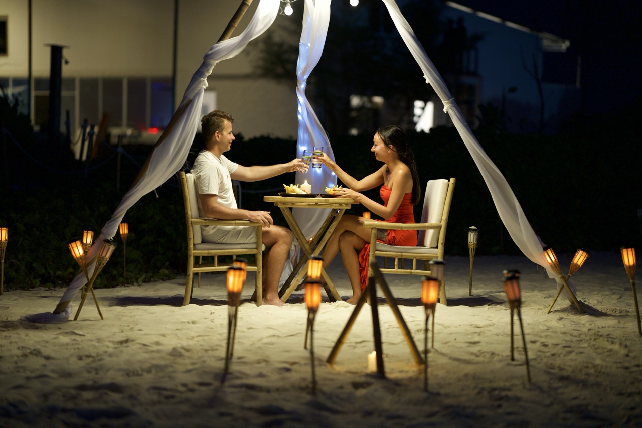 Romantic beach dinner